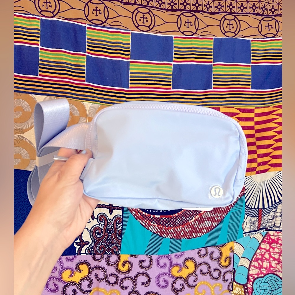 Lululemon everywhere belt bag 1L pastel blue